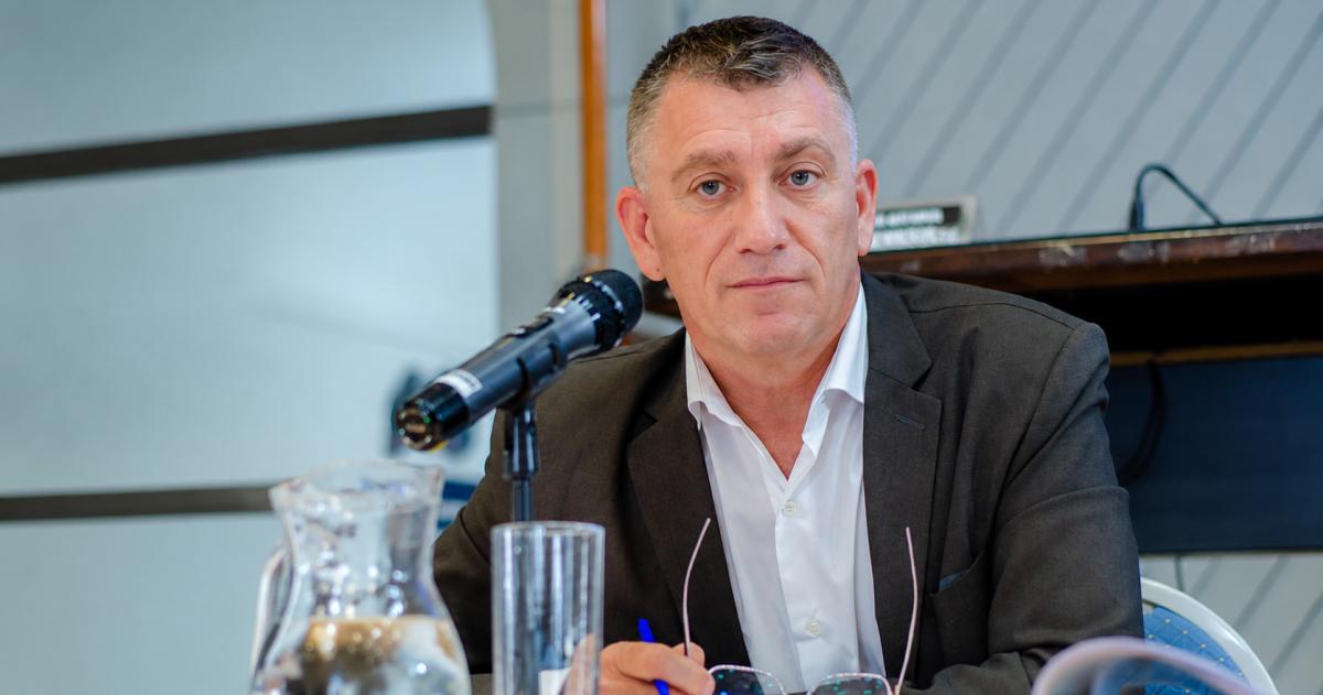 Bisterfeld advirtió sobre la crisis económica