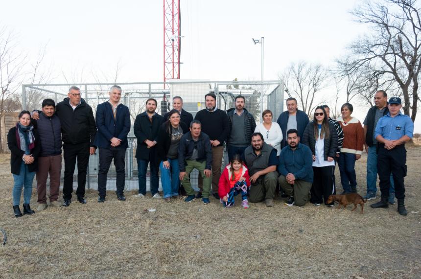 El acto contó con autoridades provinciales municipales y de la empresa Claro