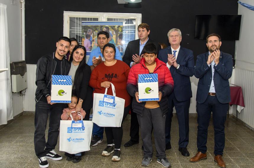 El sistema provincial de vivienda se basa en la solidaridad donde las cuotas abonadas por los propietarios permiten financiar la construcción de nuevos hogares