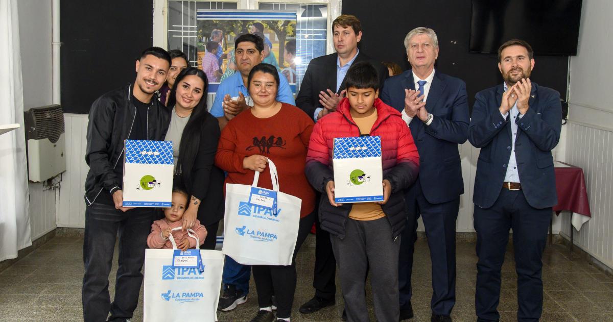 El sistema provincial de vivienda se basa en la solidaridad donde las cuotas abonadas por los propietarios permiten financiar la construcción de nuevos hogares
