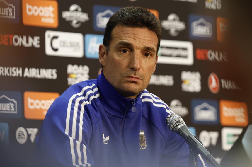 Lionel Scaloni durante la conferencia de prensa