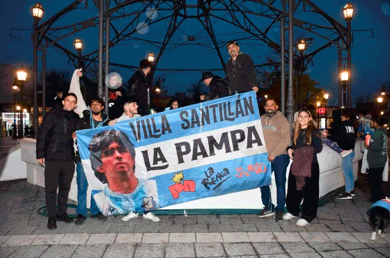 Los ricoteros santarroseños se reunieron en la Plaza San Martín