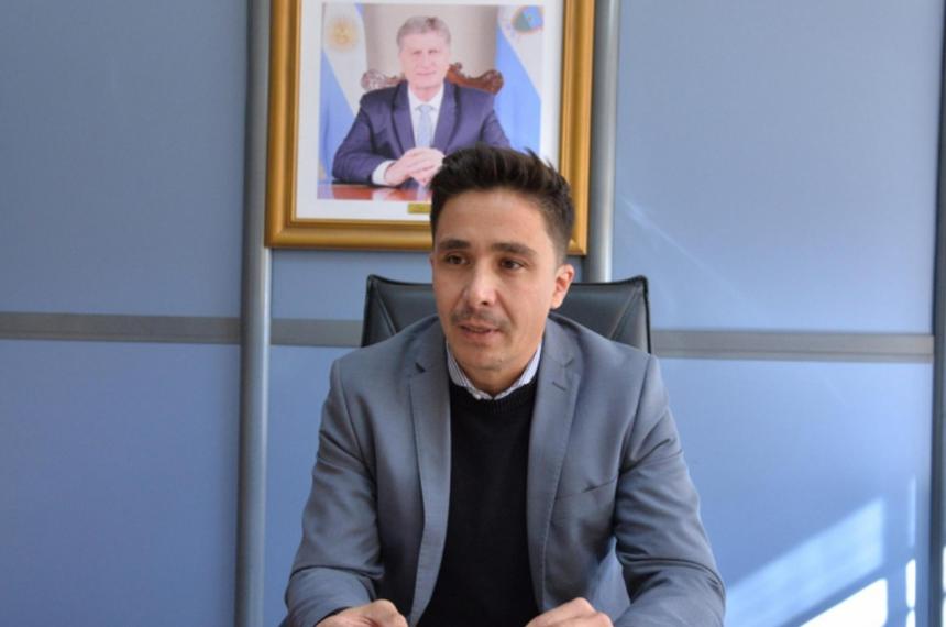 El ministro de Obras y Servicios P�blicos Alfredo Intronati