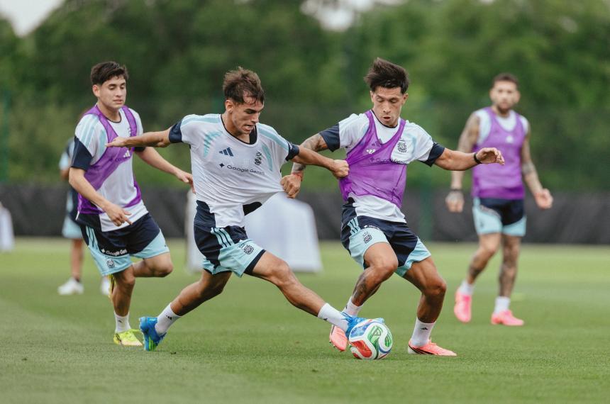 Argentina enfrenta a Honduras desde las 21 horas