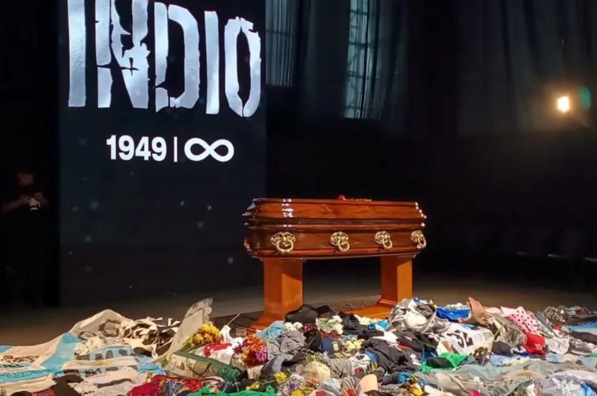 Una multitud despide al Indio Solari