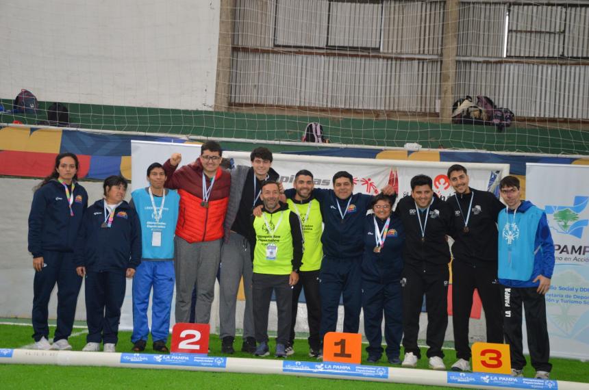 La premiación del torneo que se jugó en Santa Rosa