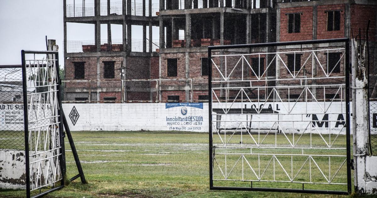 El plantel auriazul y los �rbitros llegaron al lugar pero encontraron las puertas cerradas