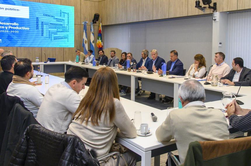 El rector Fr ancisco Marull estuvo presente en los anuncios de rebajas fiscales del Gobierno pampeano