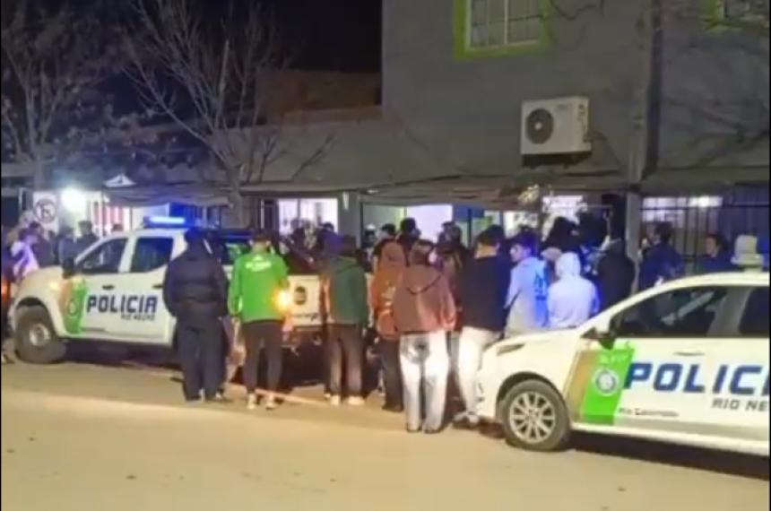 La policía concurrió al lugar donde los vecinos atrparon a los sospechosos