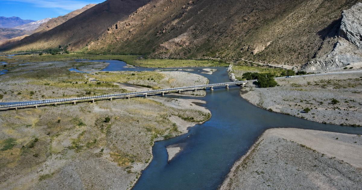 Hace m�s de cinco años que Mendoza no cumple los 32 metros c�bicos por segundo que corresponden por orden de la Corte Suprema