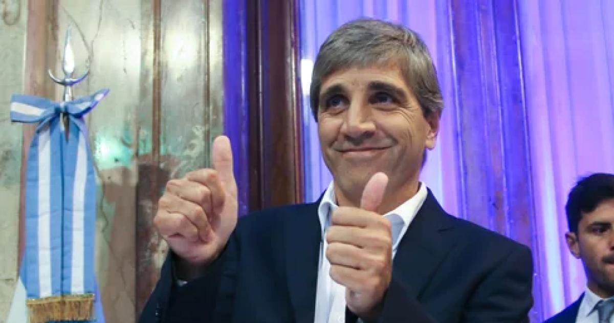 Ministro de Economía Luis Caputo celebró que el país se acerque a acceder a créditos m�s barato