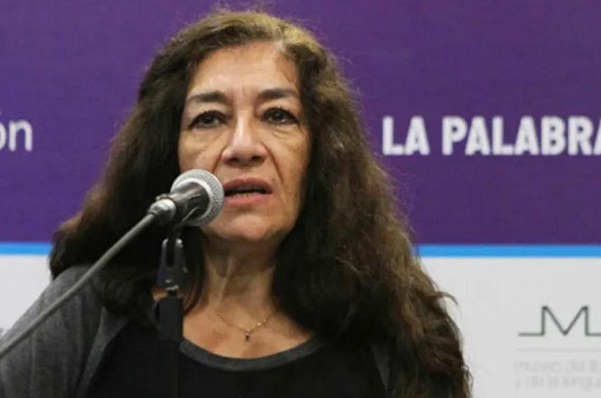 Nilda Redondo presenta otro ensayo