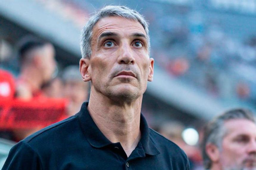 Juan Pablo Vojvoda asumir� como nuevo entrenador de Racing Club tras la salida de Gustavo Costas y tendr� la misión de encabezar la reconstrucción futbolística del equipo para el segundo semestre de la temporada