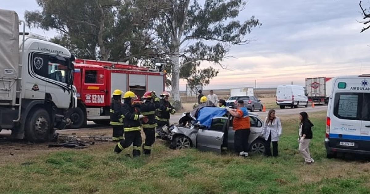 El conductor del VW Gol murió en el acto