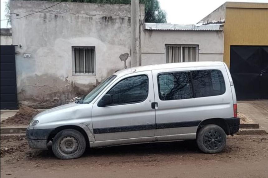 El utilitario estaba estacionado sin llave