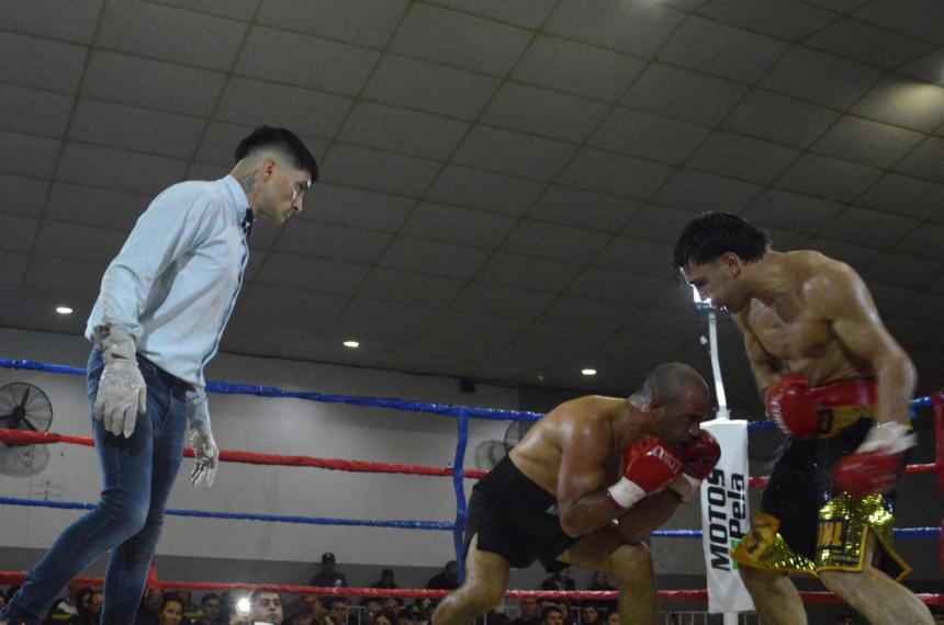 Noche de boxeo en El Fortín
