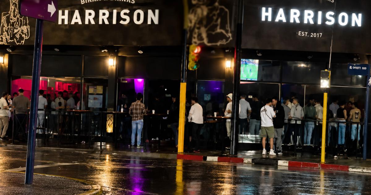 La mujer fue trasladada del bar a la Seccional Primera