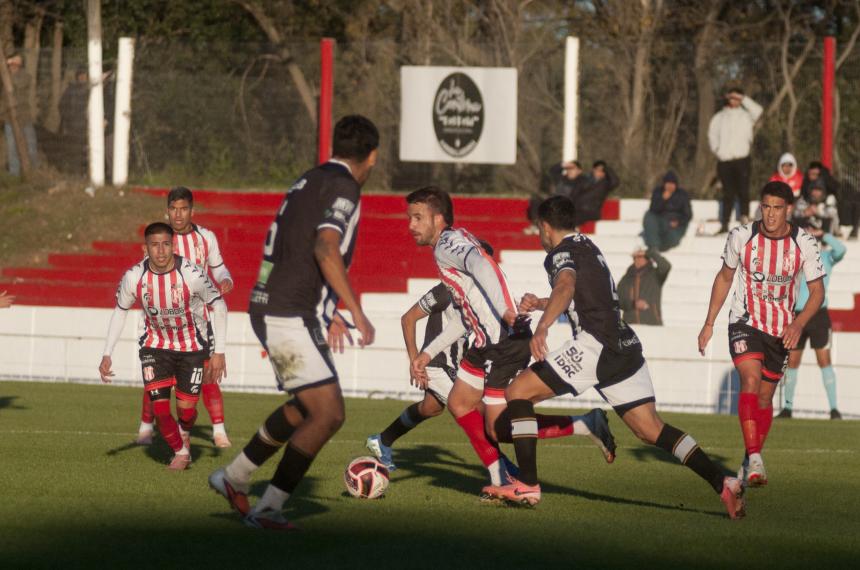 Costa sumó una muy buena victoria ante Cipolletti y se acomodó en las posiciones