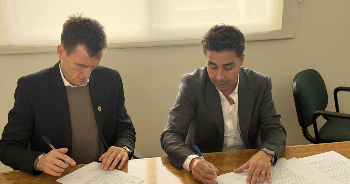 Javier Schlegel y Alfredo Intronati durante el encuentro de trabajo