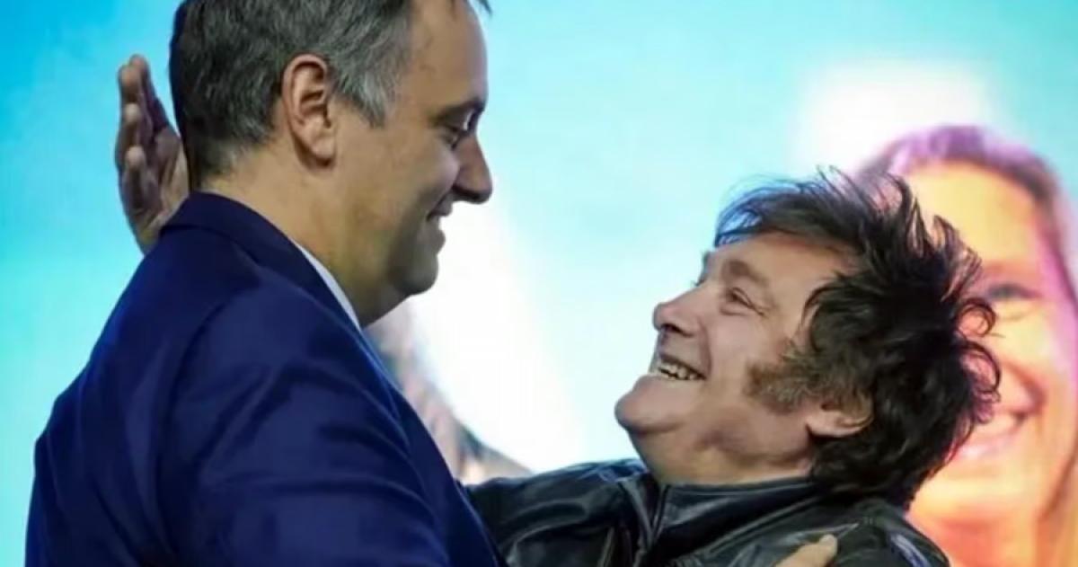 Milei volvió a mostrar este domingo su apoyo al jefe de Gabinete Manuel Adorni