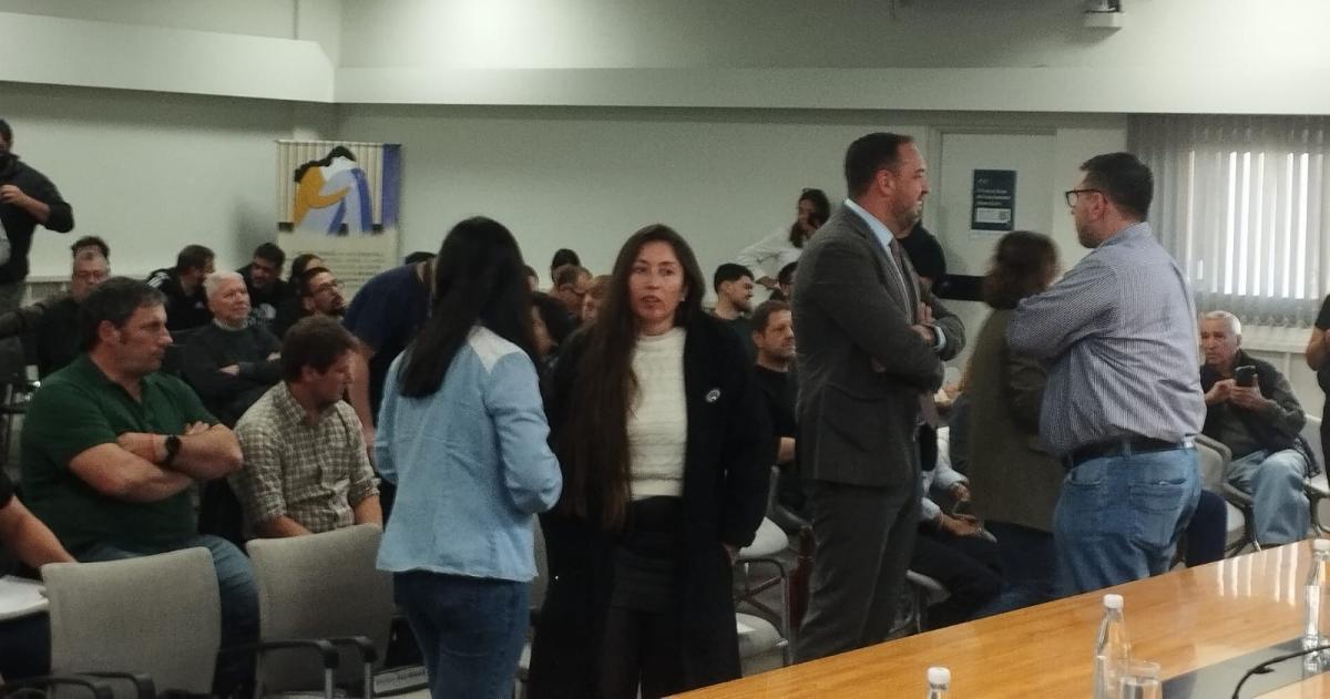 El jefe comunal participó de manera sorpresiva de la audiencia p�blica en la UNLPam