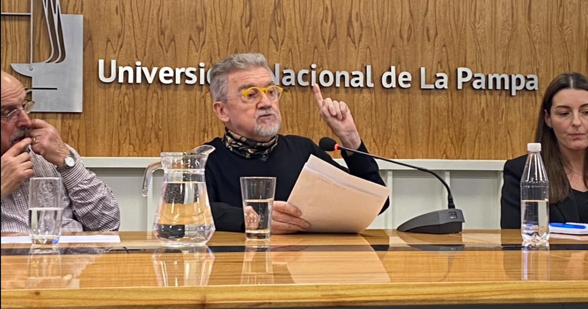 El especialista en saneamiento ambiental expuso con dureza en la audiencia