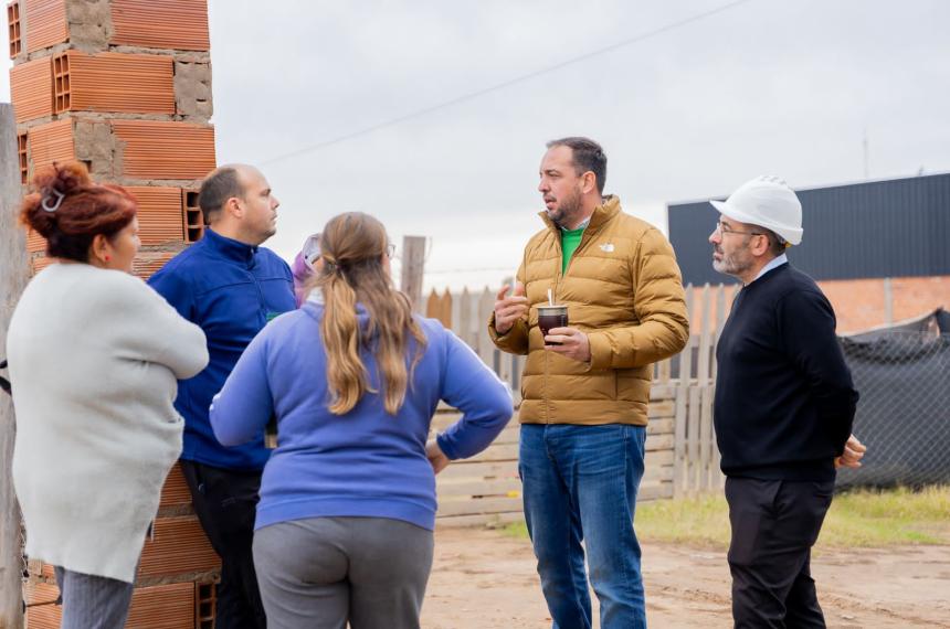 Di N�poli recorrió las obras y dialogó con vecinos