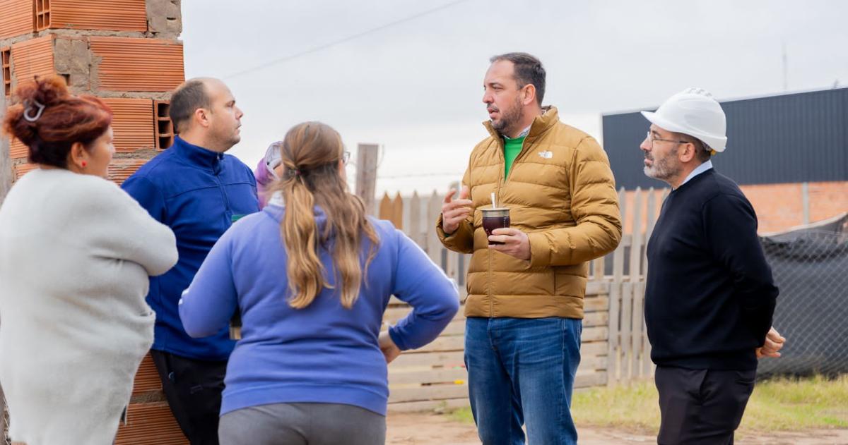Di N�poli recorrió las obras y dialogó con vecinos