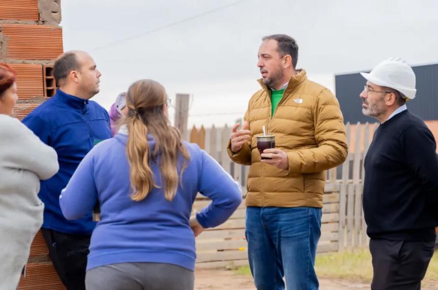Di N�poli dice que no cortaron asistencia en el barrio El Amanecer
