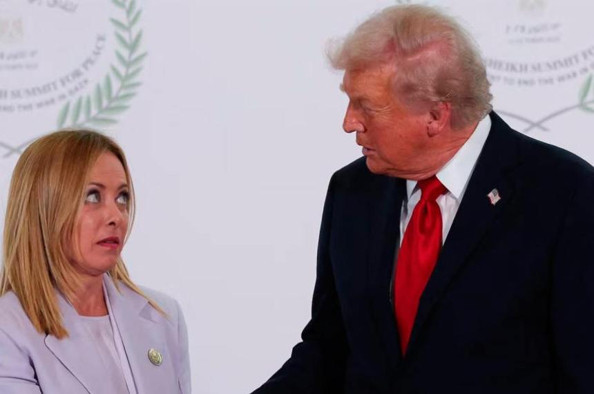 Giorgia Meloni rechazó las declaraciones de Donald Trump sobre una supuesta solicitud de fotografía y la polémica derivó en un fuerte enfrentamiento diplom�tico entre ambos sectores políticos