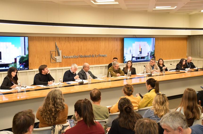 En la audiencia de tres días pasaron 18 expositores y el intendente di N�poli hizo un fuerte discurso