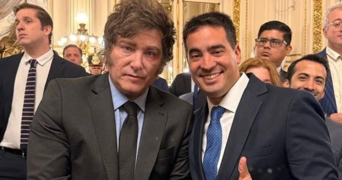 Ravier con el presidente- este lunes asume el cargo de vocero