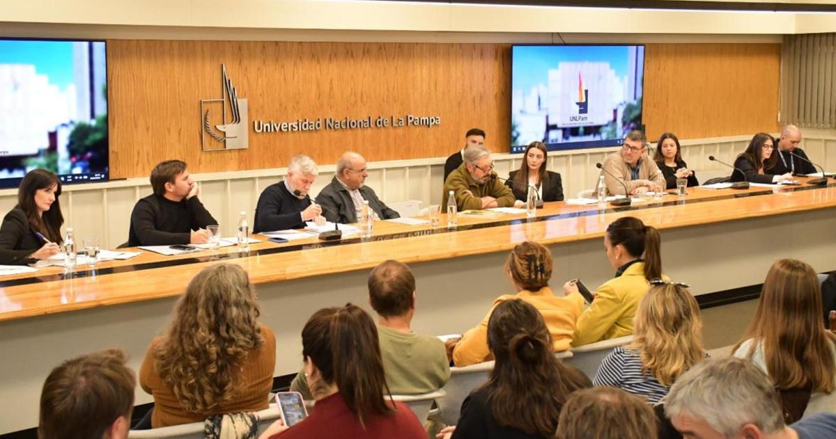La audiencia p�blica realizada la semana pasada en el Salón Azul de la UNLPam