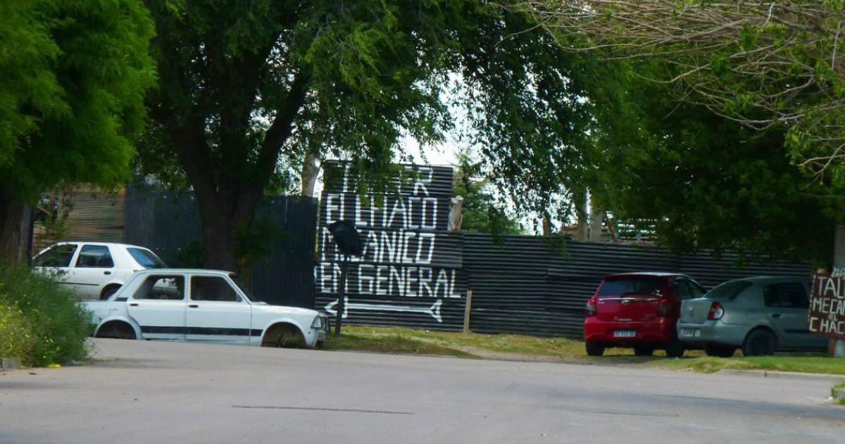 Est� ubicado en la Garay Vivas lindera a una conocida planta embotelladora