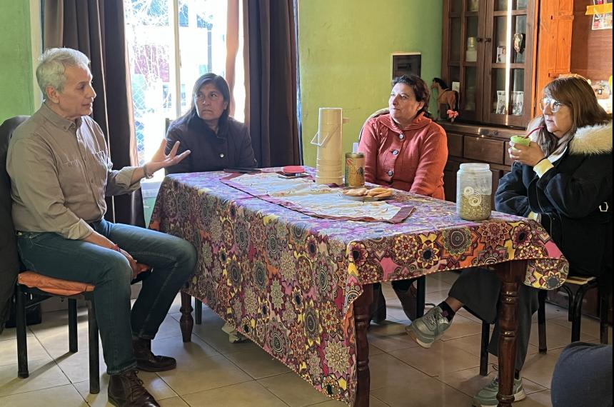 Funes se muestra en los barrios