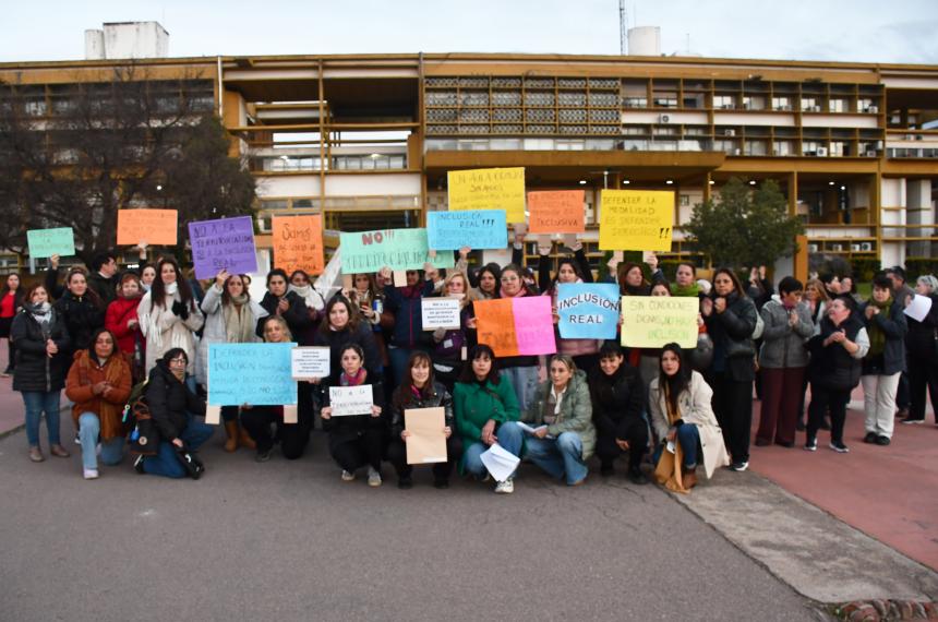 Una numerosa marcha de docentes pidió que atiendan sus saberes a la hora del diseño de la inclusión educativa