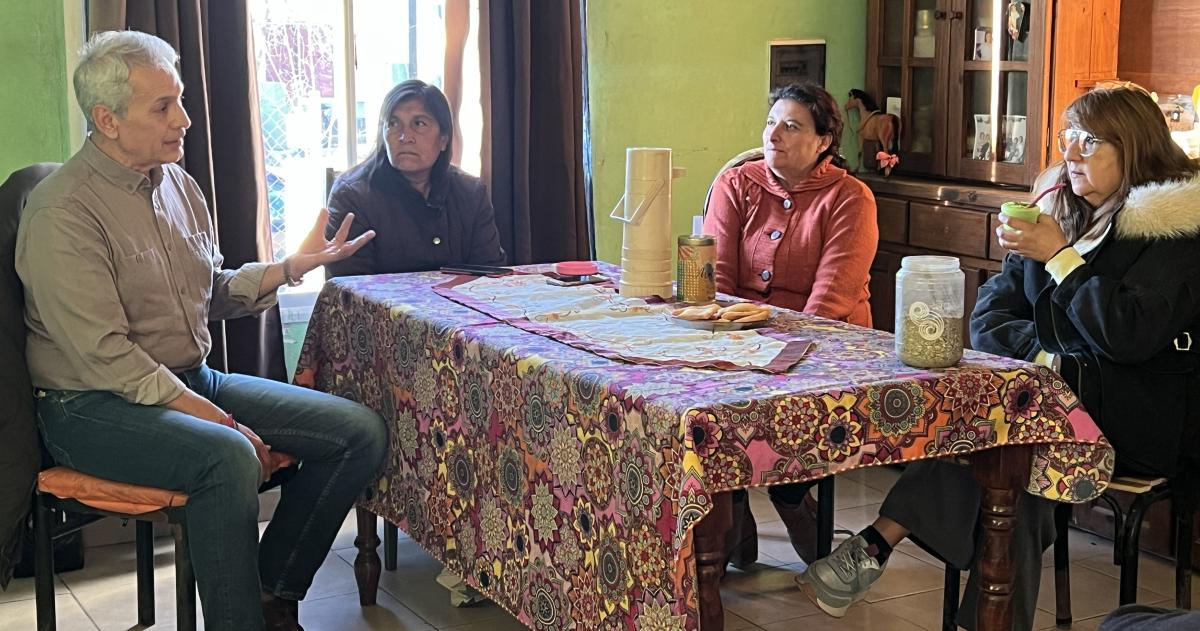 Funes se muestra en los barrios