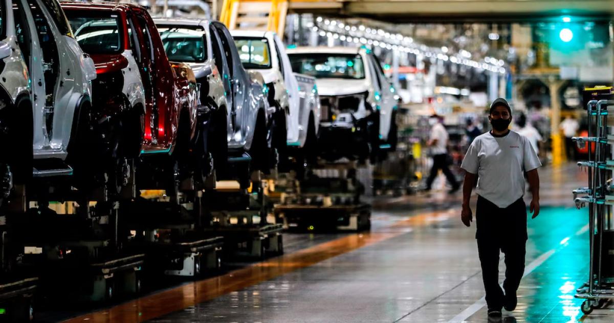 La industria automotriz acumuló una caída de 196-en-porciento- entre enero y mayo y registró el peor desempeño sectorial del período
