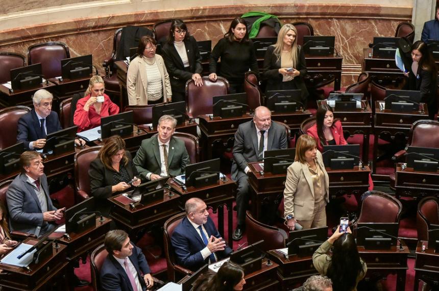 El Senado sin quorum- había temas del oficialismo y el intento de interpelación a Adorni