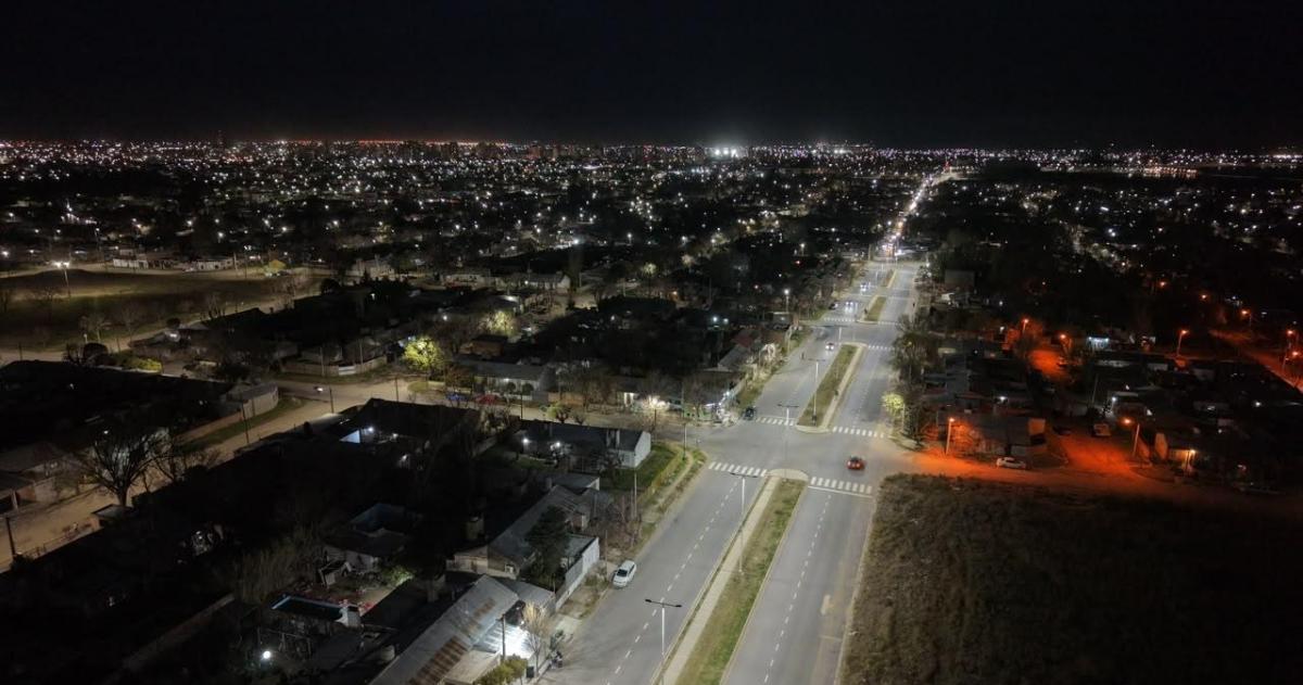 Se habilitó la red de luminarias LED sobre el renovado eje vial del norte de la ciudad