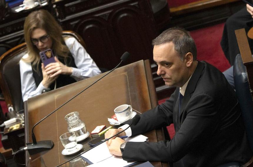 Adorni tiene las horas contadas en el Gobierno