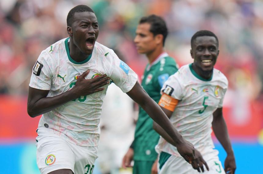 Senegal vapuleó a Irak en Toronto