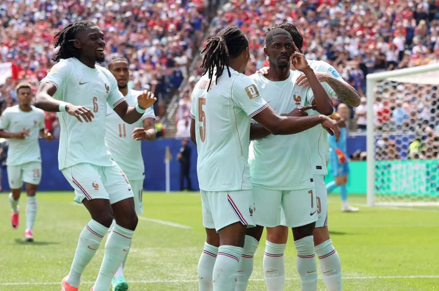 Dembelé anotó un hat-trick para la goleada de Francia en Boston