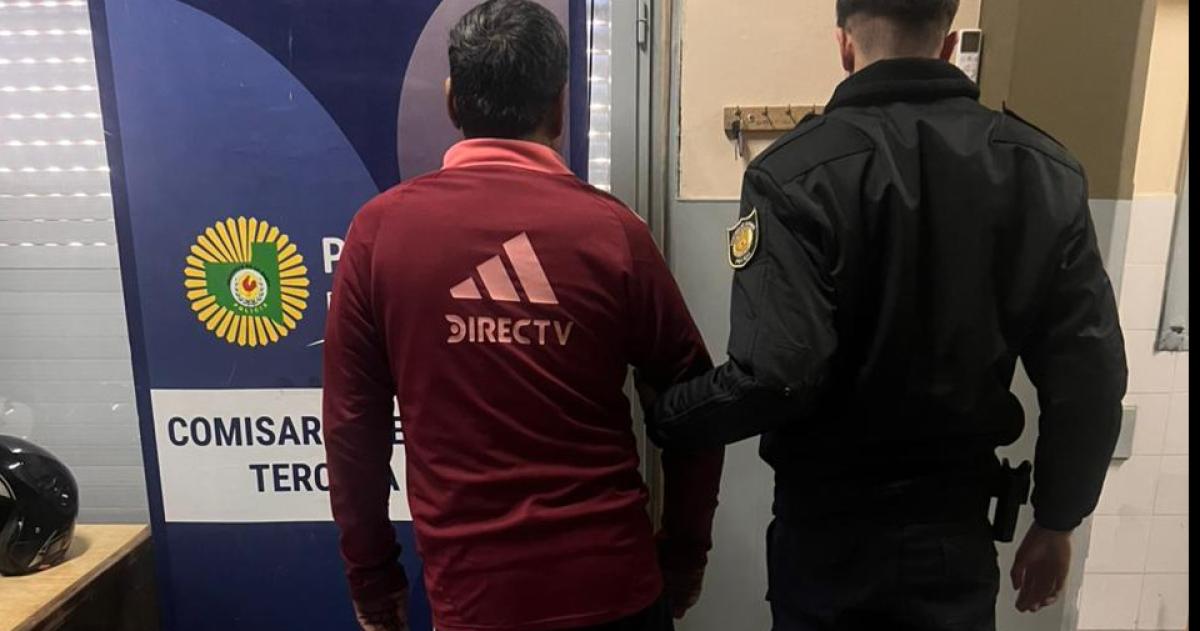  La Policía allanó su domicilio en el pasaje 12 de Octubre