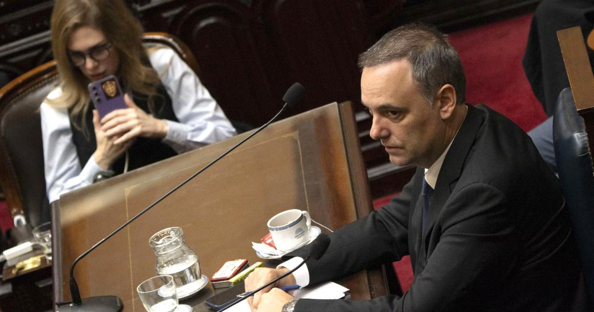 Adorni tiene las horas contadas en el Gobierno