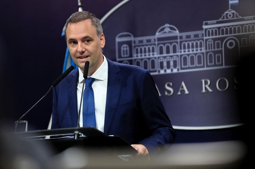 Adorni presentó la renuncia este s�bado