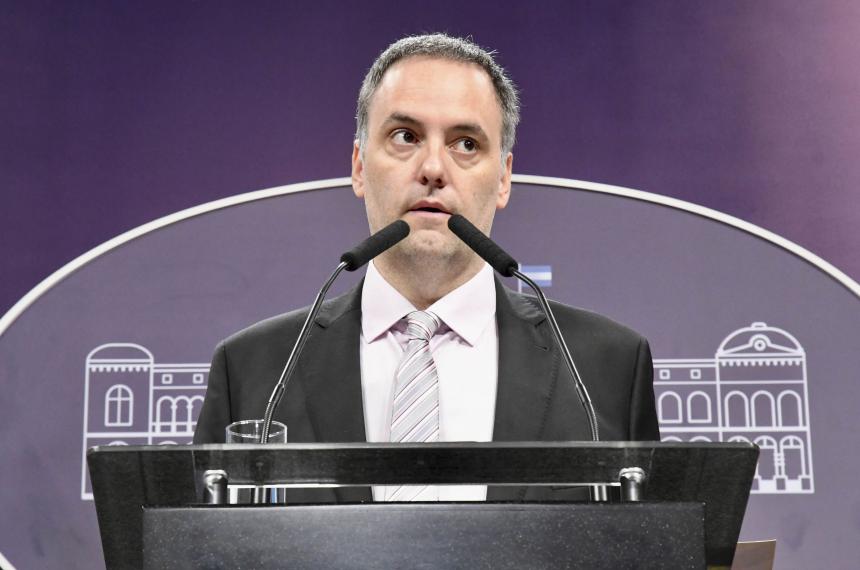 Adorni presentó la renuncia este s�bado