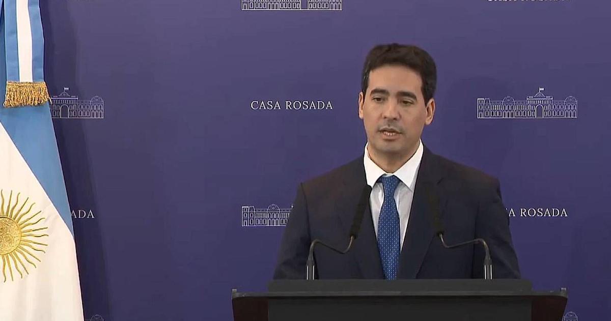 Adrian Ravier nuevo vocero presidencial