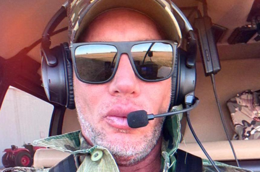 Vecinos de la zona registraron en video el peligroso sobrevuelo que imita las maniobras de un rescate profesional