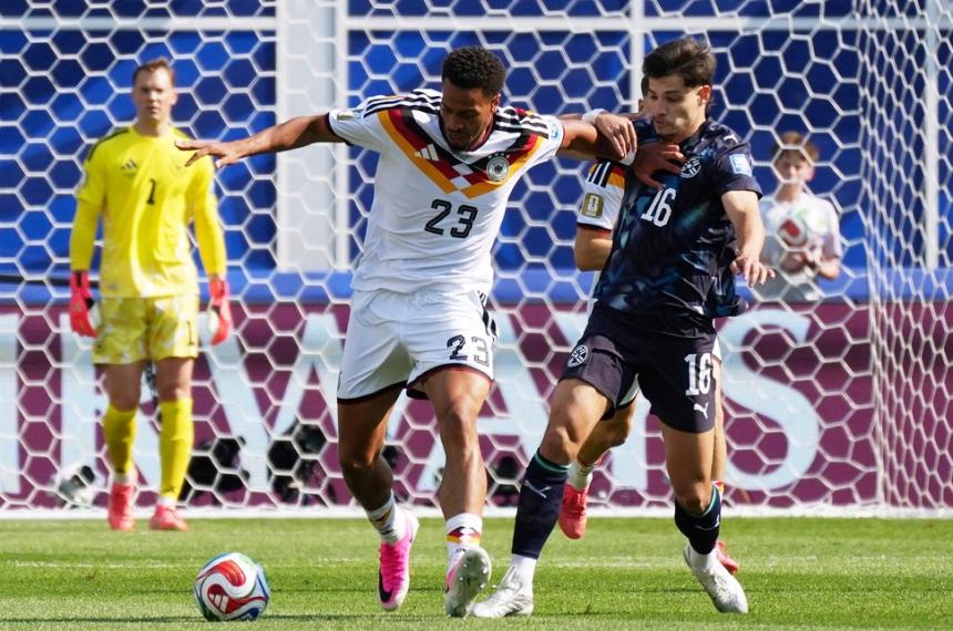 Alemania y Paraguay juegan en el estadio Boston